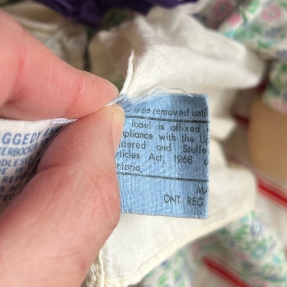 Vintage Raggedy Ann and Andy Dolls with Vintage Quilt - Picture 7 of 13